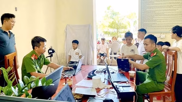 Cách làm hay trong thu nhận hồ sơ cấp căn cước