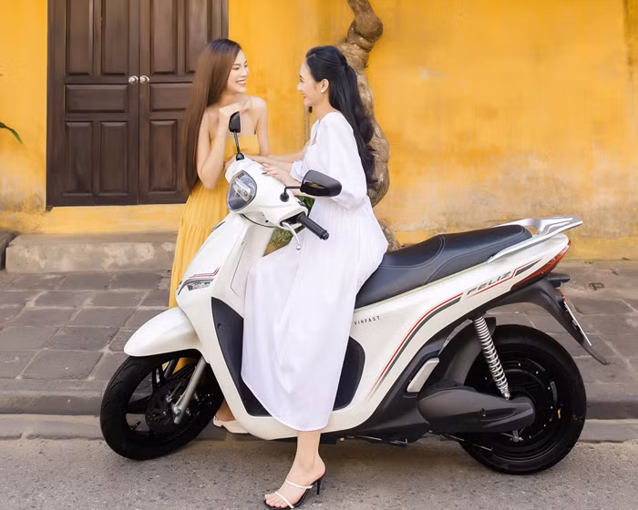 Nữ chủ xe VinFast Feliz S: Thích từ lần đầu cầm lái -0