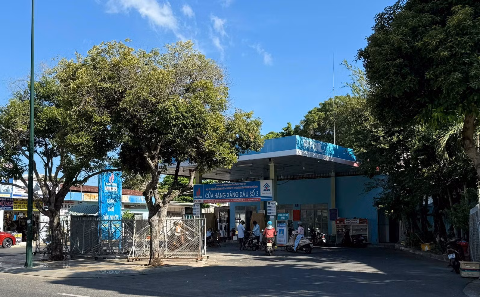 5 trụ bơm xăng ở Vũng Tàu bị niêm phong, do cơ sở tác động vào bo mạch -0
