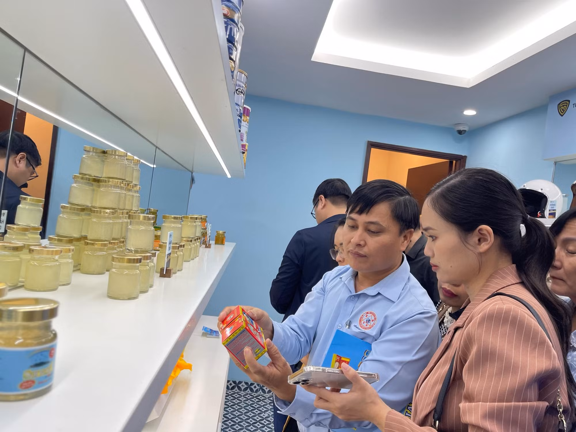 Mở cửa Phòng trưng bày “Hiểu hàng Thật - Tránh hàng Giả” -0