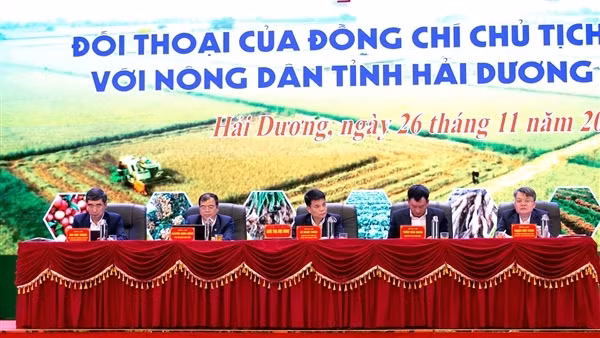 Chủ tịch UBND tỉnh Hải Dương Lê Ngọc Châu đối thoại với nông dân