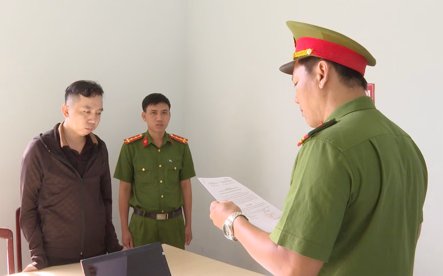 Bắt nam chủ hụi lừa đảo gần 1 tỷ đồng -0
