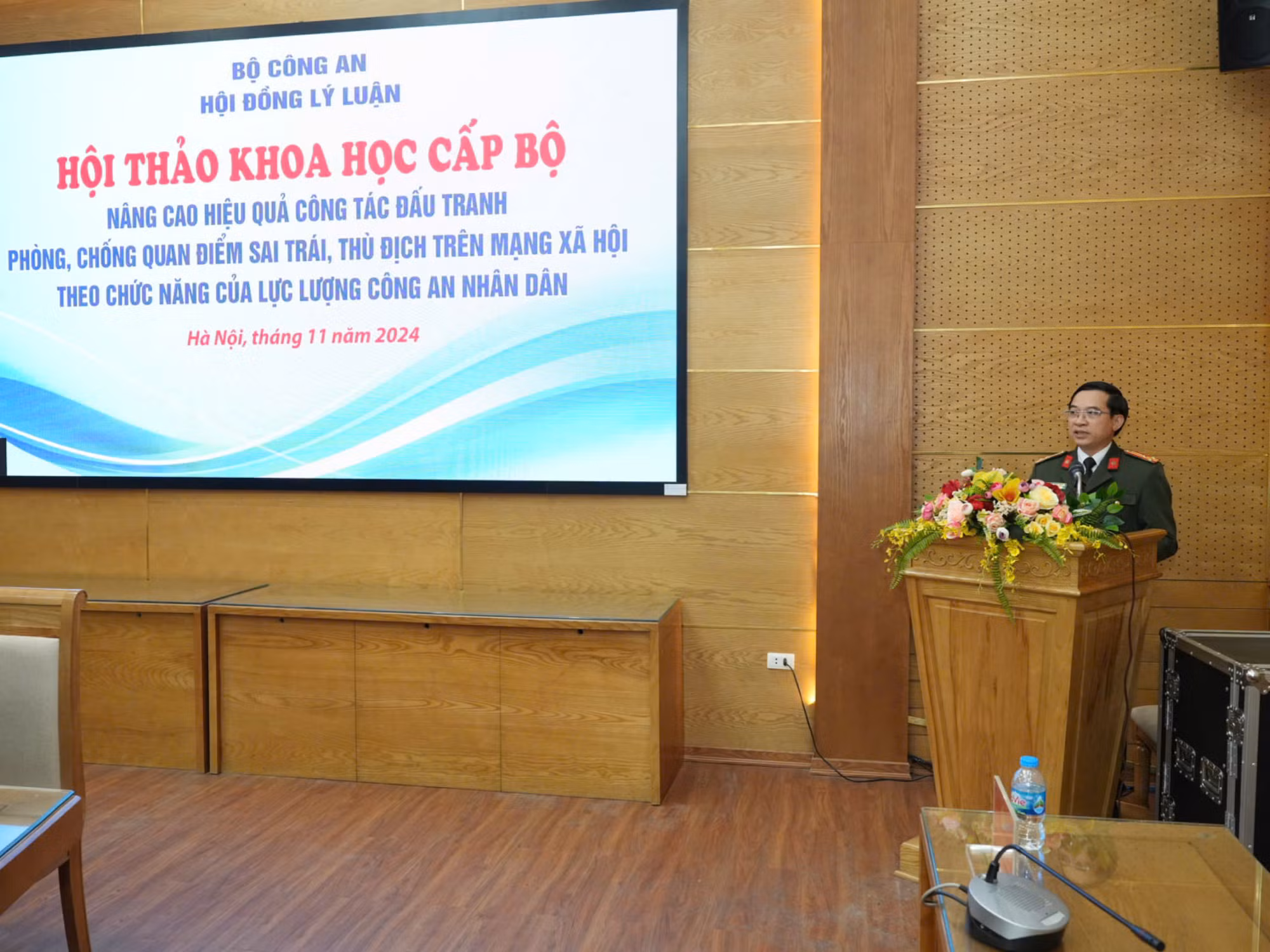 Lực lượng Công an giữ vai trò nóng cốt trong đấu tranh phòng, chống quan điểm sai trái, thù địch trên mạng xã hội -0