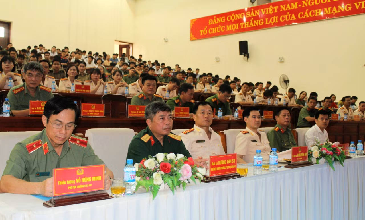 Trường Cao đẳng ANND I tổ chức kỷ niệm 42 năm Ngày Nhà giáo Việt Nam 20/11 -0