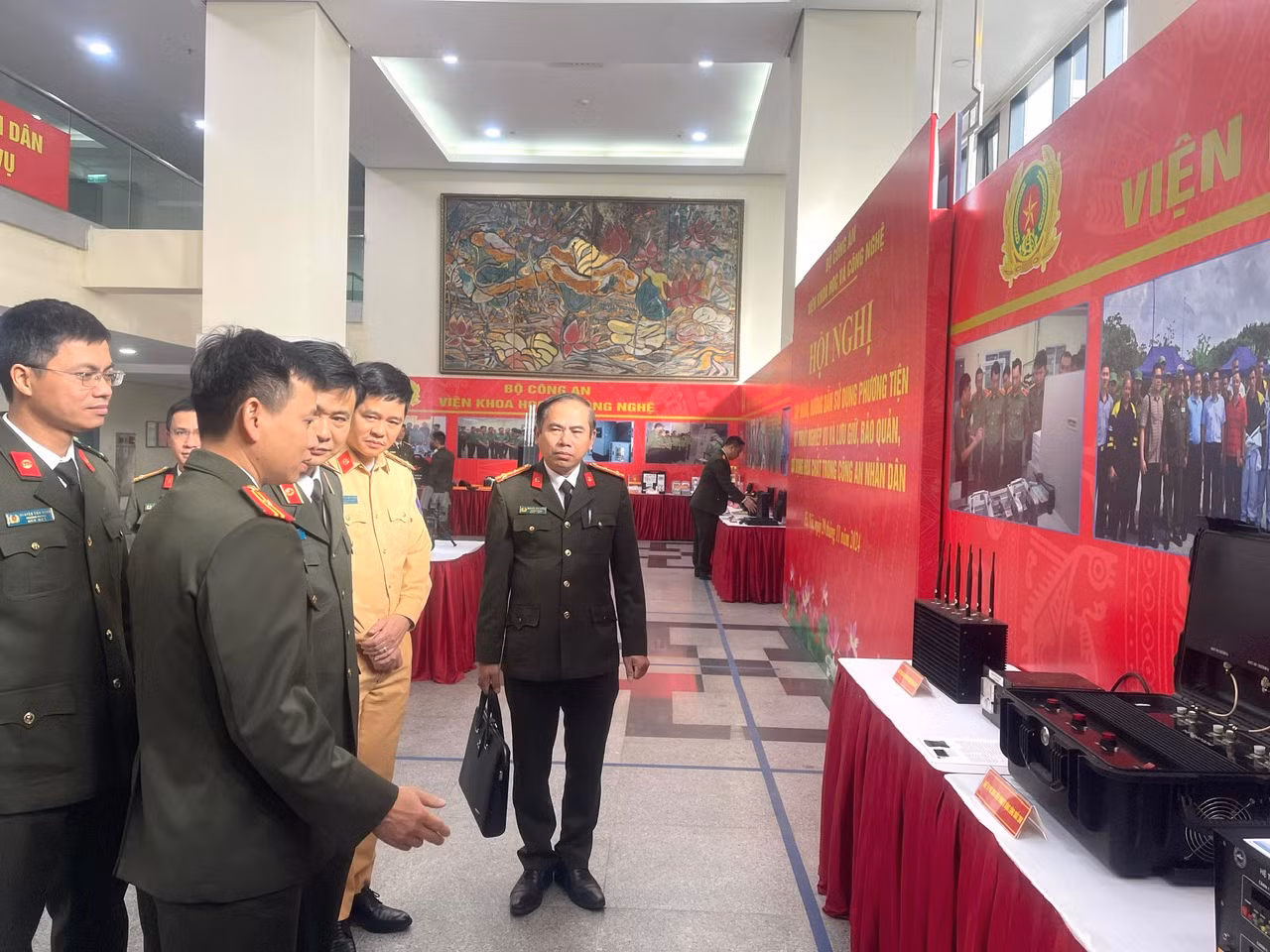 Tập huấn nâng cao kỹ năng sử dụng các phương tiện kỹ thuật nghiệp vụ và hóa chất cho Công an các đơn vị, địa phương -0