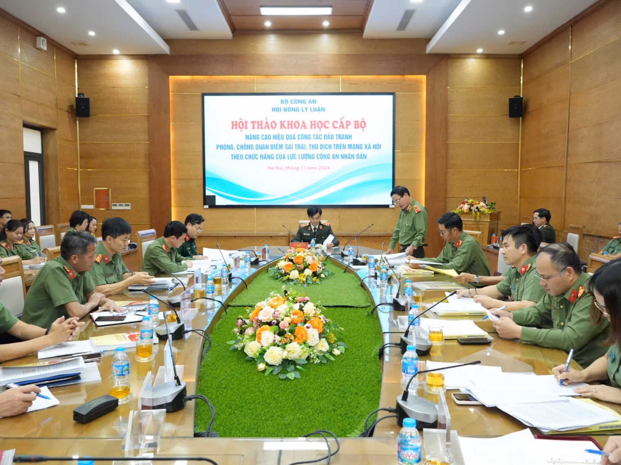 Lực lượng Công an giữ vai trò nóng cốt trong đấu tranh phòng, chống quan điểm sai trái, thù địch trên mạng xã hội -0