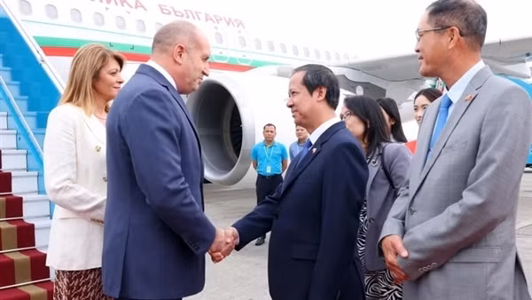 Tổng thống Bulgaria Rumen Radev bắt đầu thăm chính thức Việt Nam