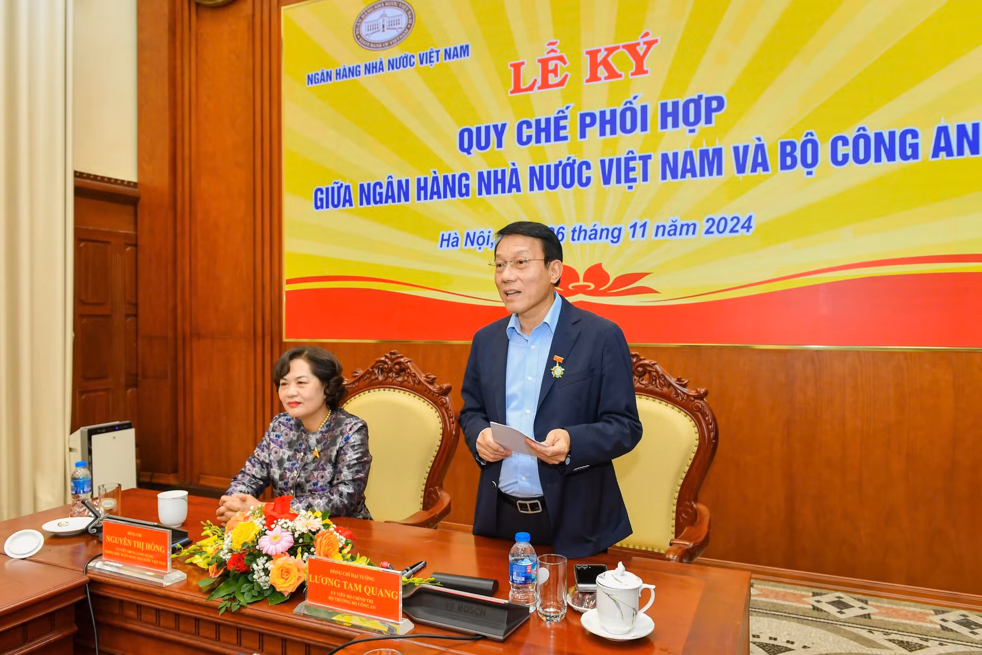 Bộ Công an và Ngân hàng Nhà nước ký quy chế phối hợp trong công tác bảo đảm an ninh, trật tự và lĩnh vực tiền tệ, ngân hàng. -0