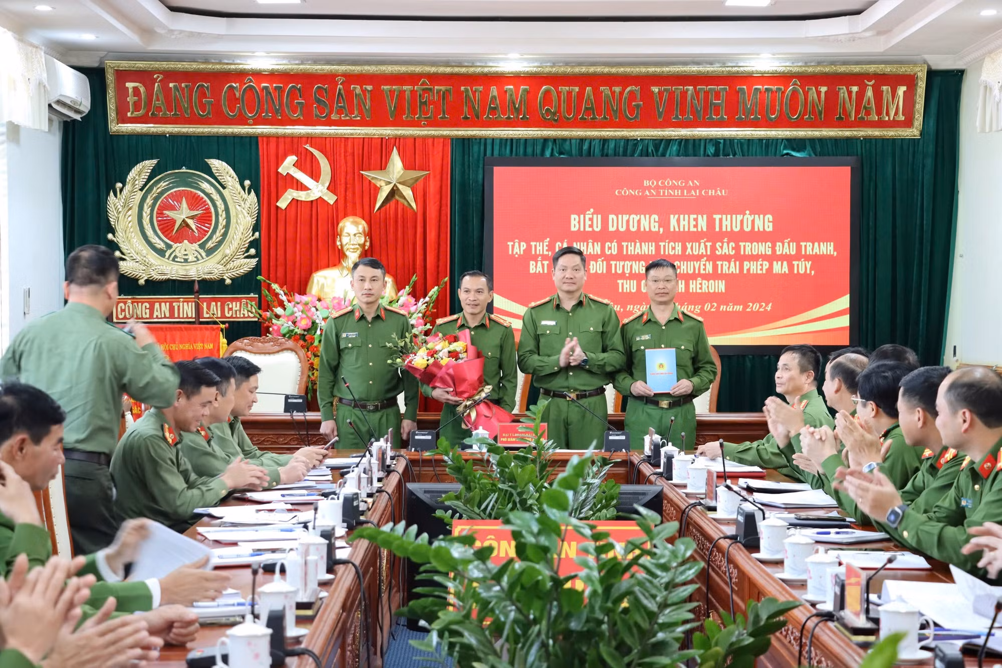 Bài 2: Tiên phong trong quán triệt, triển khai thực hiện Nghị quyết của Đảng về phòng, chống ma túy -0