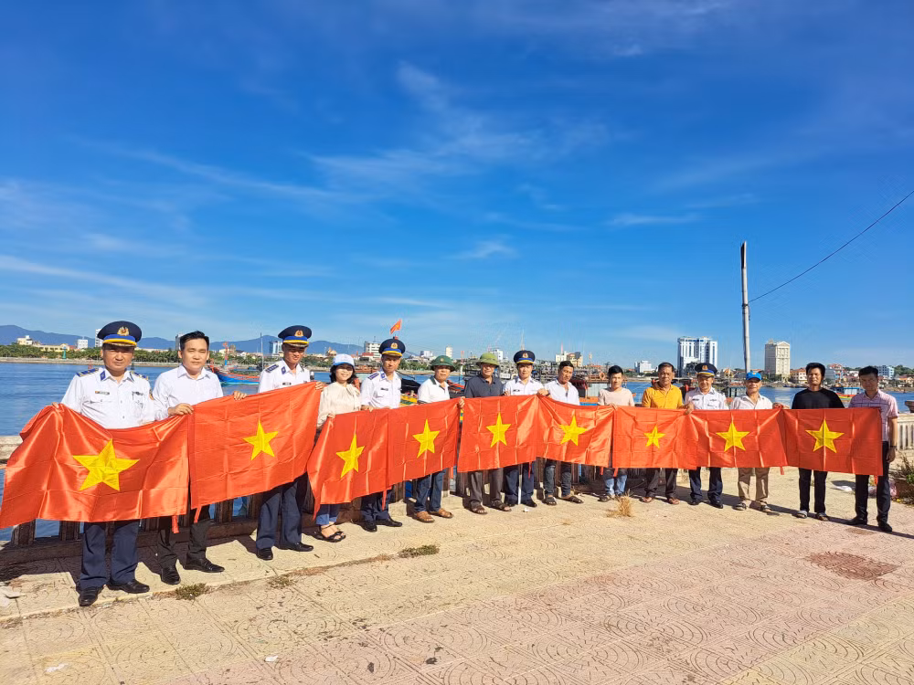 Tuyên truyền Luật Cảnh sát biển Việt Nam đến với ngư dân 28 tỉnh ven biển -0