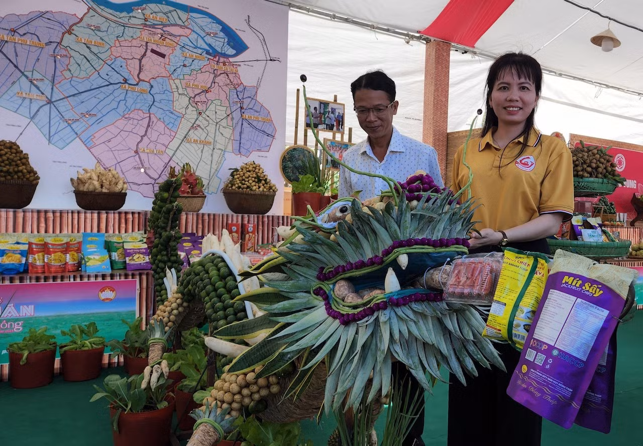 Hội quán đồng hành phát triển kinh tế, xã hội đất sen hồng -0