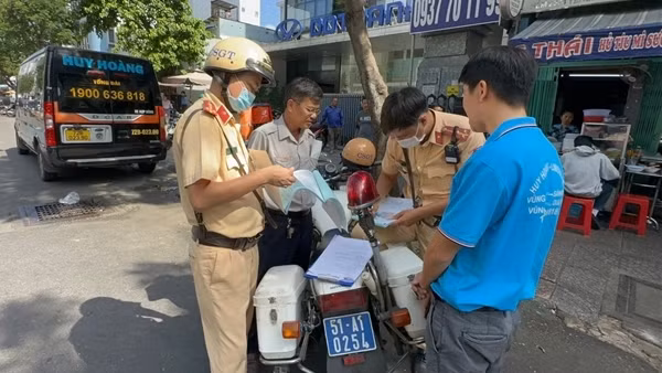 Ra quân ngăn chặn TNGT từ hành vi vi phạm nồng độ cồn