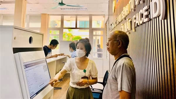 Bộ Công an hỗ trợ TP Hà Nội cấp sổ sức khỏe điện tử cho 100% người dân sống trên địa bàn