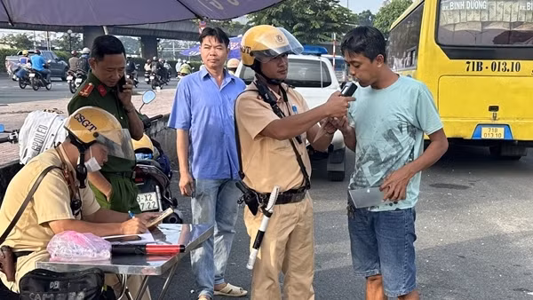 Cứ 35 phương tiện bị kiểm tra, có 1 trường hợp vi phạm nồng độ cồn