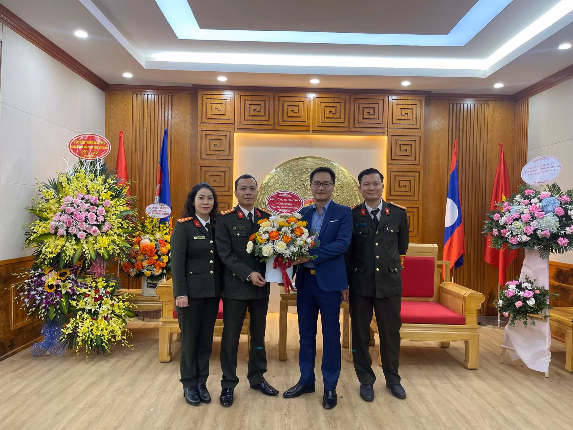 Báo CAND chúc mừng học viện, trường CAND nhân 41 năm Ngày nhà giáo Việt Nam -0