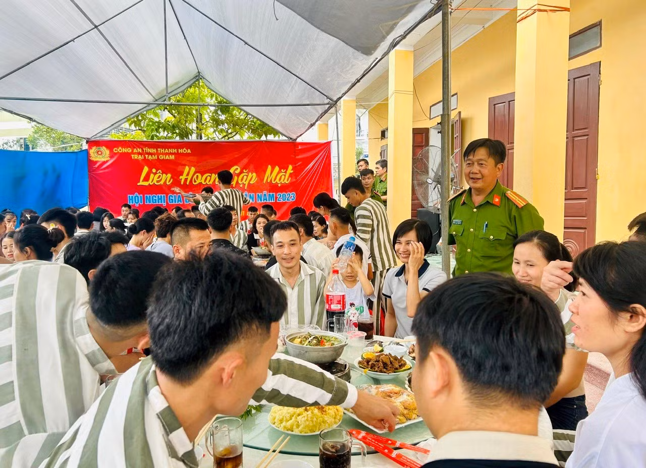 Thắp sáng niềm tin từ “Hội nghị gặp gỡ gia đình phạm nhân” -0