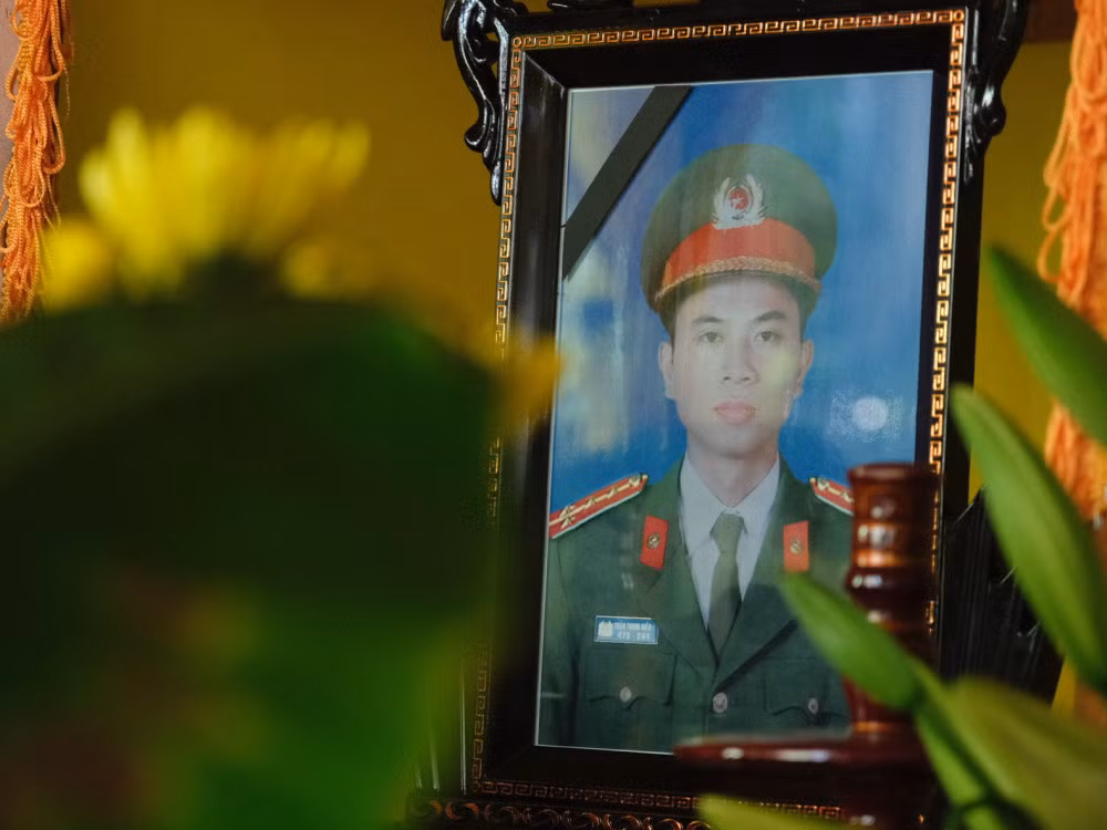 Tiếc thương người cán bộ Công an trung hiếu -0