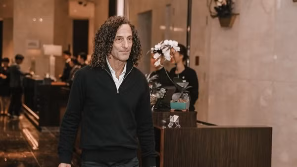 Huyền thoại saxophone Kenny G đã sẵn sàng cho đêm diễn tại Hà Nội