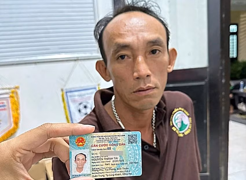 Ngỡ ngàng khi biết người sống trong nhà bị bắt là đối tượng trốn nã -0