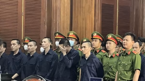 18 án tử hình cho các bị cáo vận chuyển 216 kg ma túy xuyên quốc gia