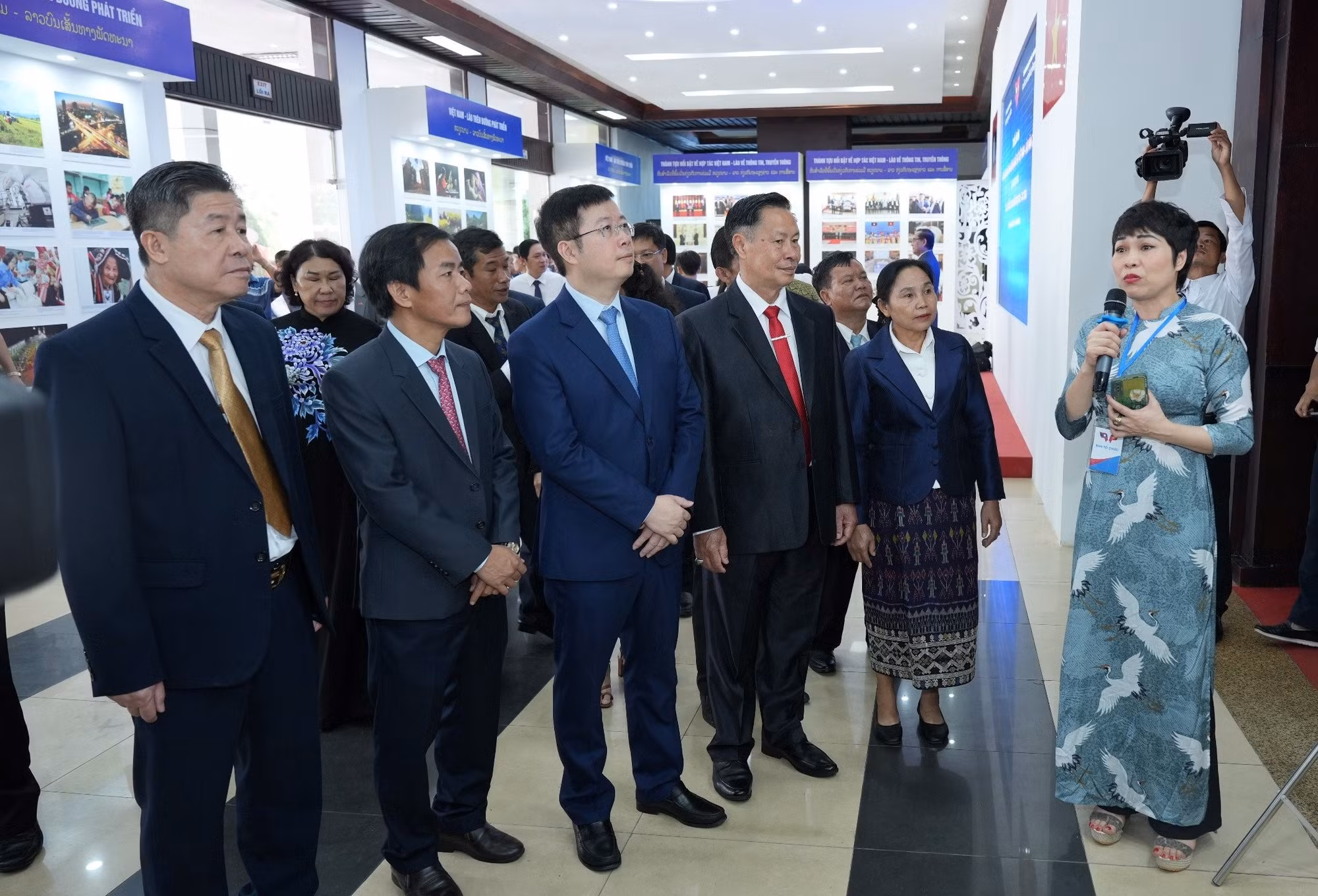 Khai mạc “Ngày hội thắm tình hữu nghị đặc biệt Việt Nam - Lào năm 2023” -0