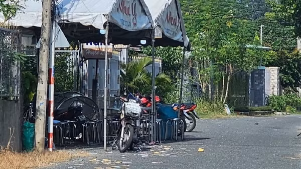 Người phụ nữ U60 tạt xăng đốt người tình rồi tự tử