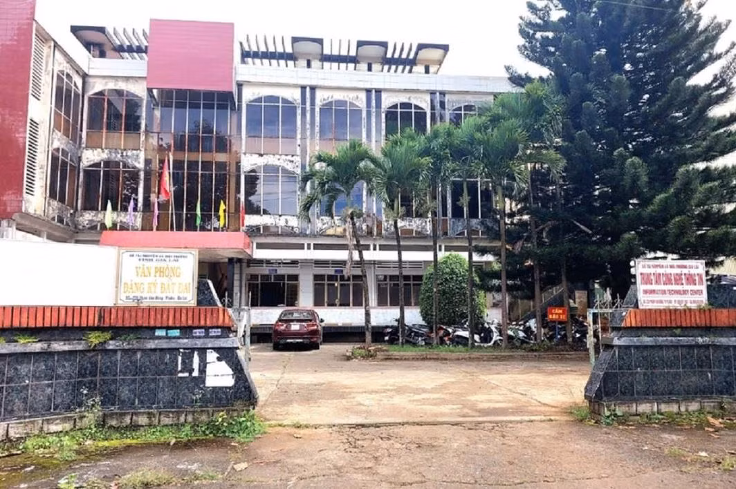Nhân viên hợp đồng nhận bôi trơn để xử lý “ưu tiên” hồ sơ đất đai -0