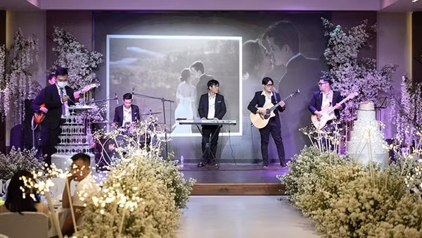 Sao Mai Center mở ra không gian lãng mạn cho cặp đôi “tay trong tay”