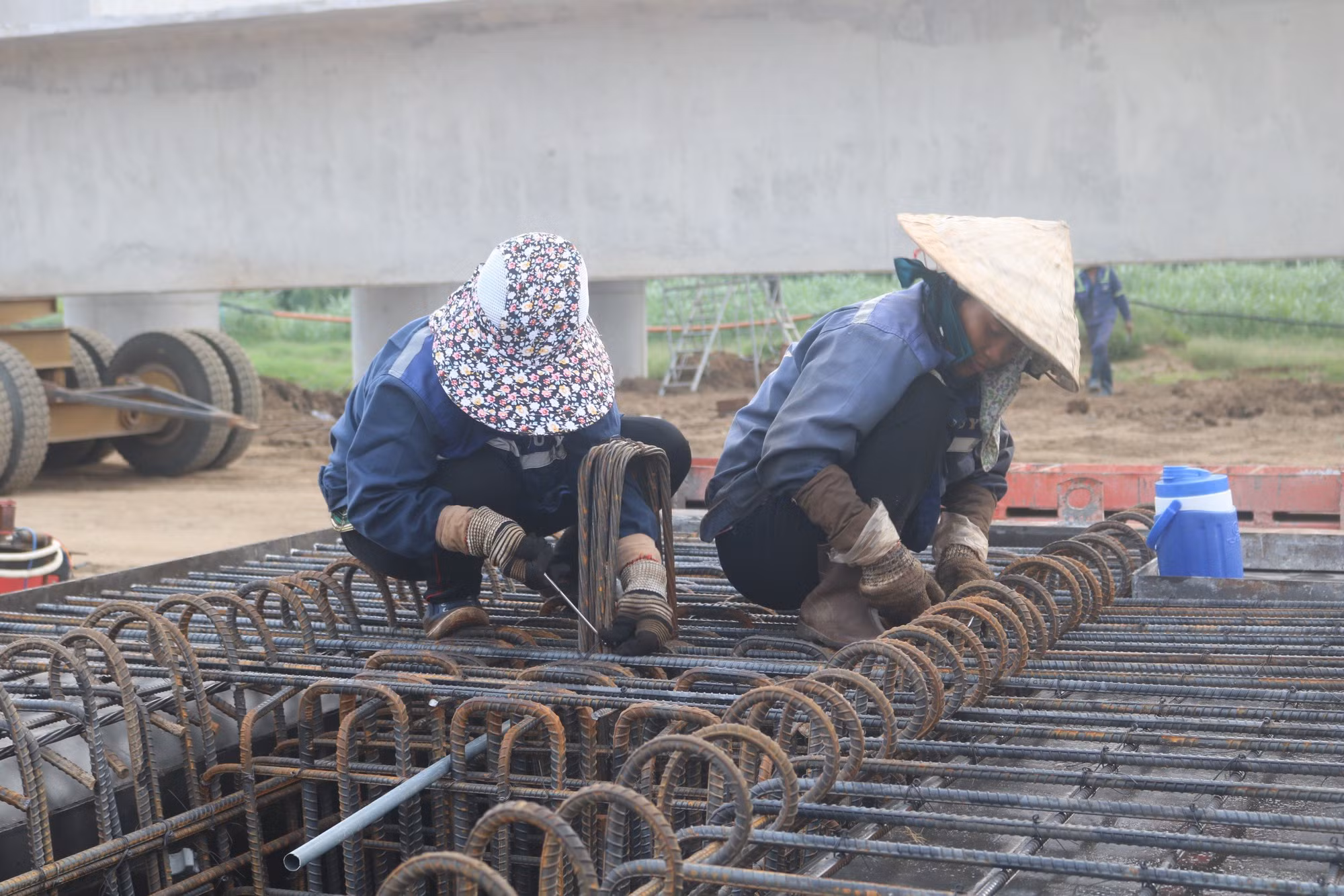 Hàng chục người làm thuê công trình cao tốc bị đại diện nhà thầu phụ “xù” nợ tiền công -0