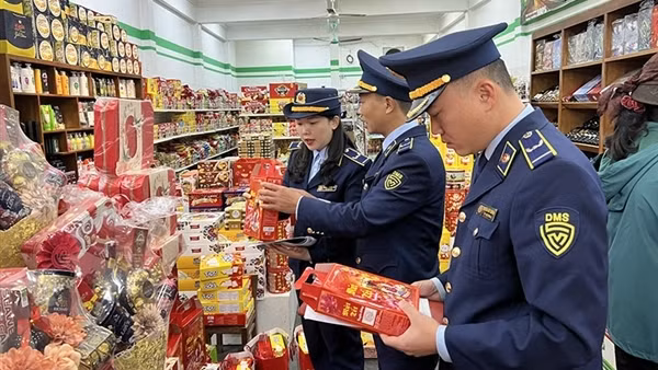 Siết chặt kiểm soát hàng giả dịp cuối năm