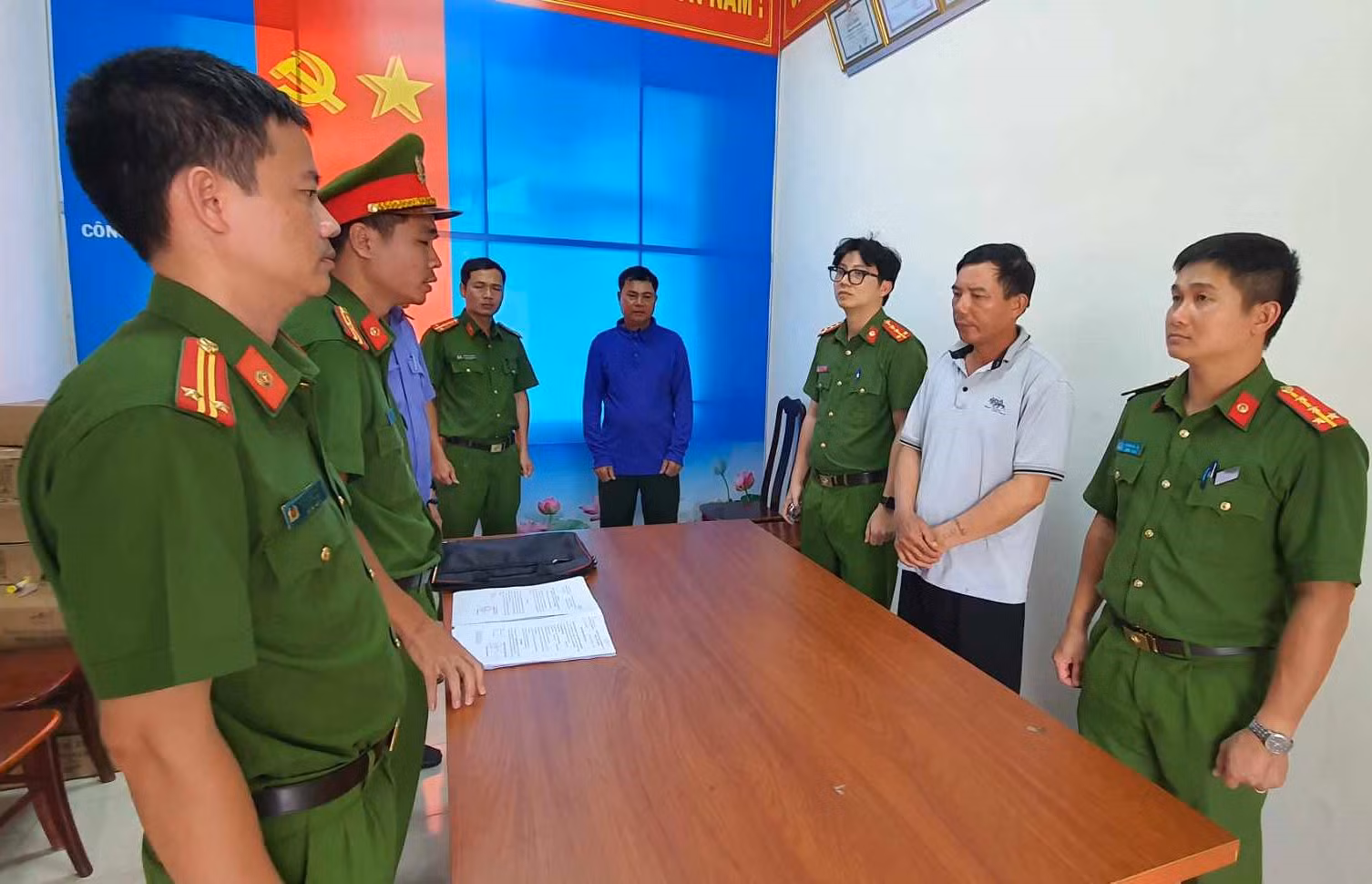 Chia đất sai quy định, nguyên chủ tịch xã bị bắt -0