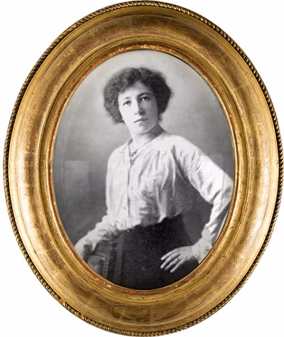 Gabrielle Petit - bông hồng nhung của nước Bỉ -0