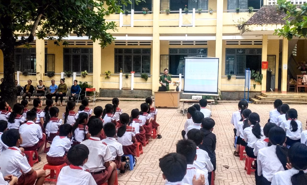 Ba Bích - Điểm sáng ANTT vùng cao Quảng Ngãi -0
