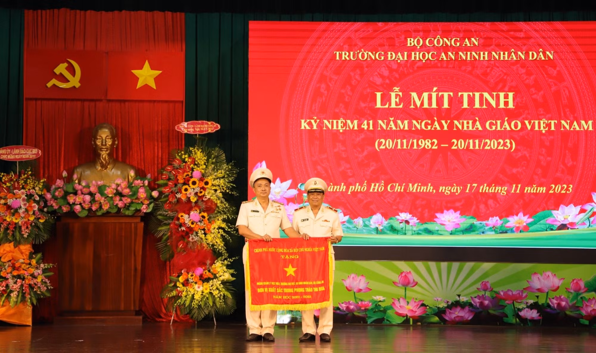 Trao cờ thi đua Chính phủ và danh hiệu cao quý tặng nhiều tập thể, cá nhân Đại học ANND -0
