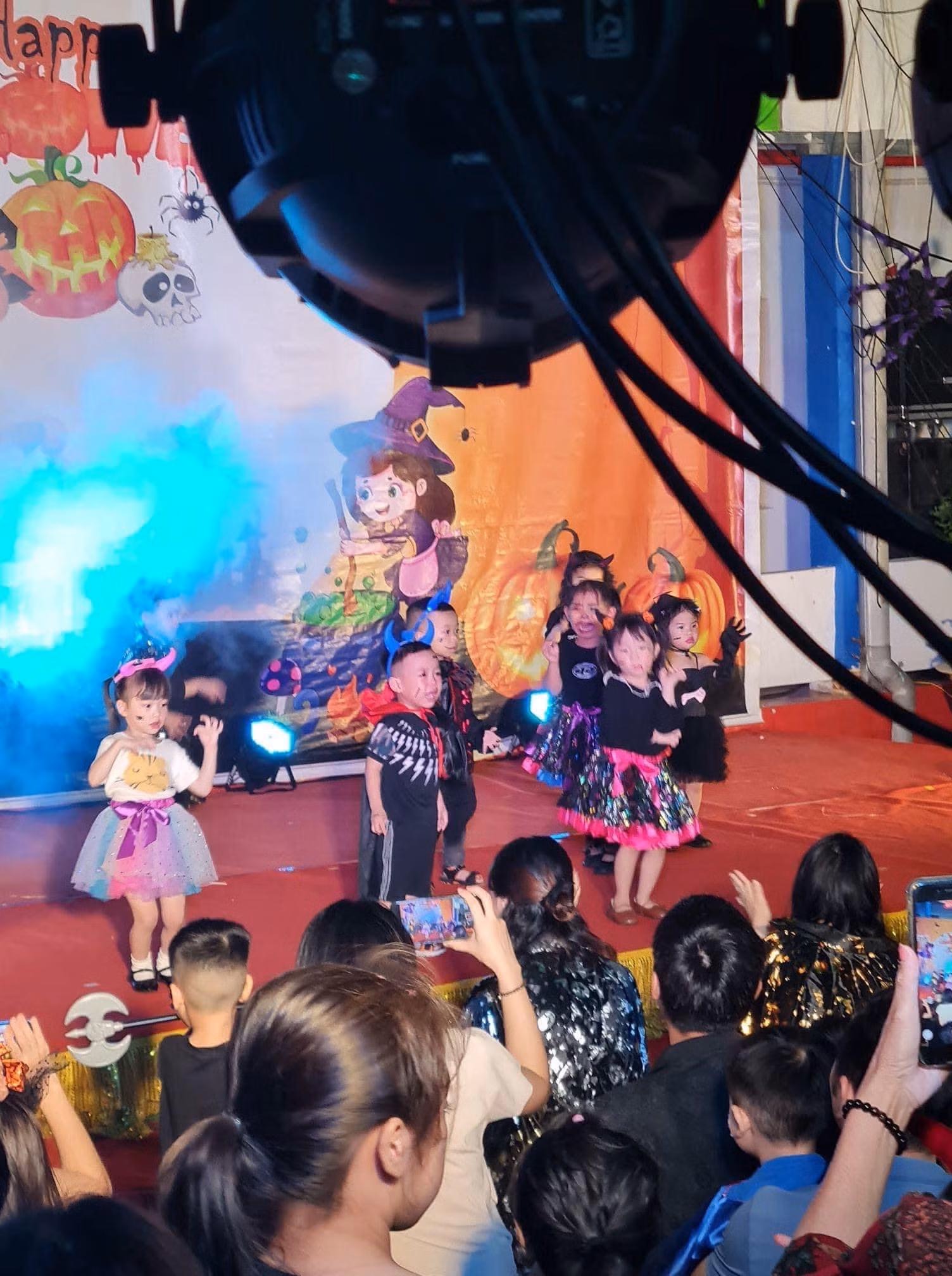 Không để Halloween trở thành nỗi ám thị học đường -0