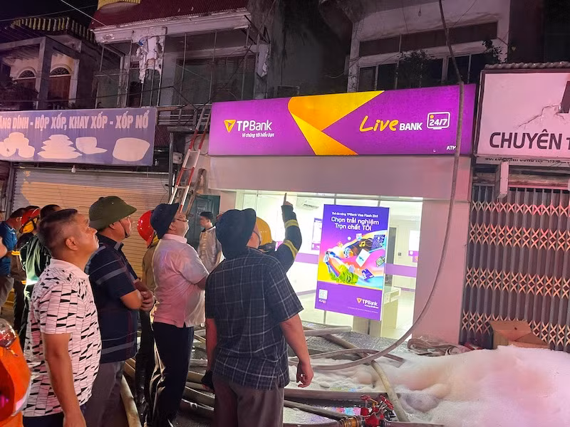 4 người tử vong trong đám cháy xảy ra tại nhà số 207, đường Định Công Hạ, Hoàng Mai, Hà Nội. -0