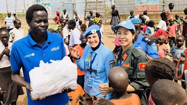 Công an Việt Nam chung tay hỗ trợ trẻ em Nam Sudan