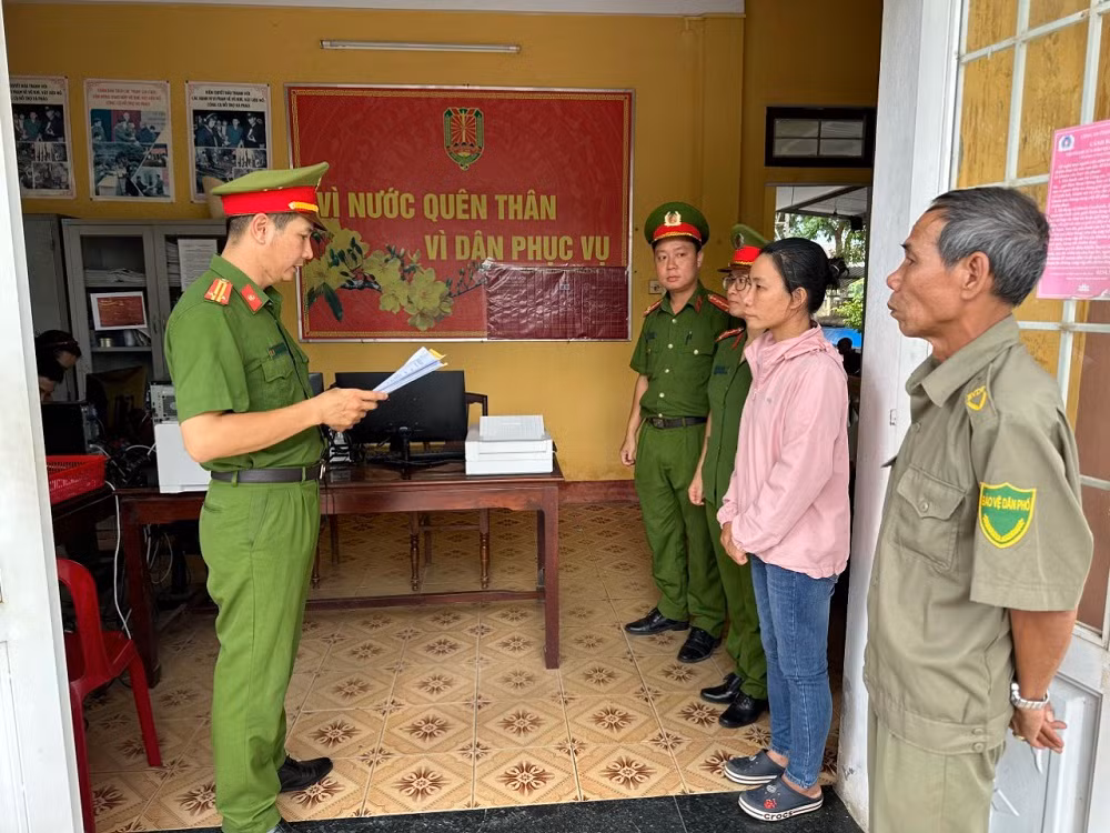 Bắt người phụ nữ lừa đảo chiếm đoạt 2 tỷ đồng -0