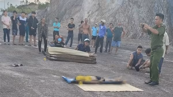 5 học sinh rủ nhau tắm hồ, 2 em đuối nước tử vong thương tâm