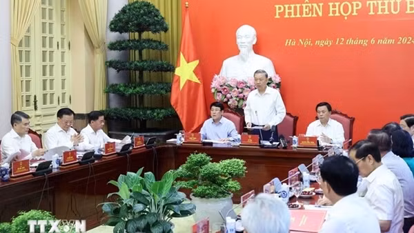 Chủ tịch nước Tô Lâm chủ trì phiên họp thứ 3 Ban chỉ đạo Tổng kết 40 năm đổi mới
