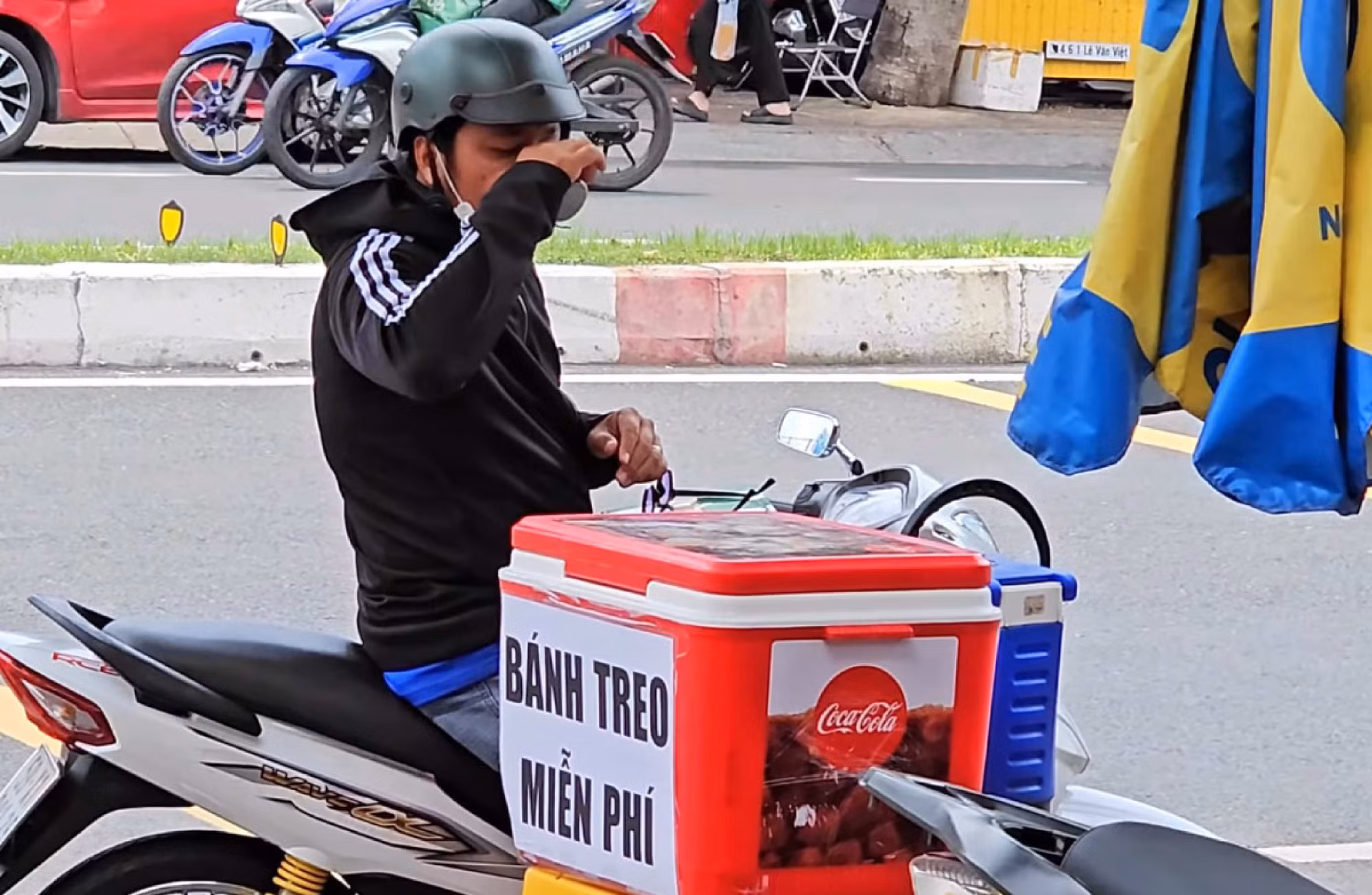 Ân tình giữa bộn bề lo toan -0