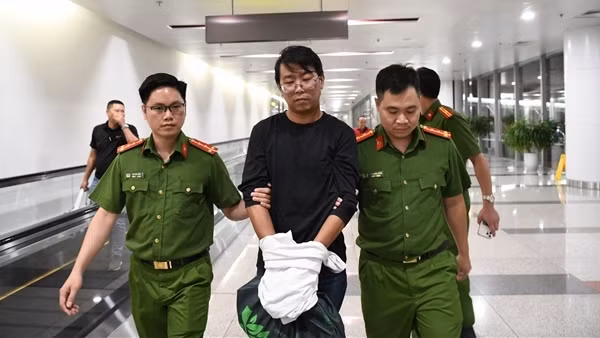 Trốn truy nã sang Thái Lan vẫn điều hành sản xuất, mua bán trái phép chất ma túy ở Việt Nam