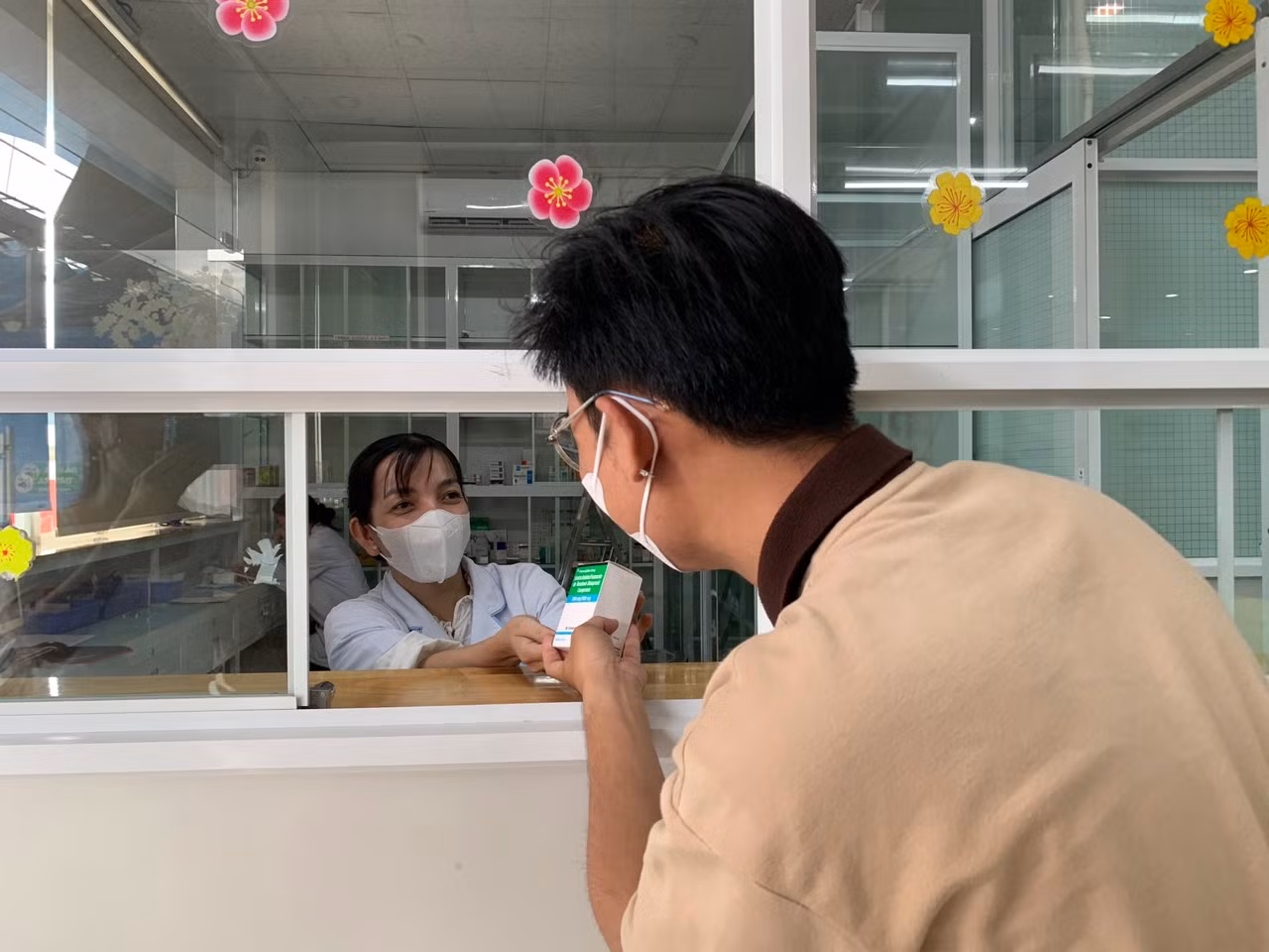 Thiếu thuốc ARV điều trị cho người nhiễm HIV, bao giờ được cung ứng? -0