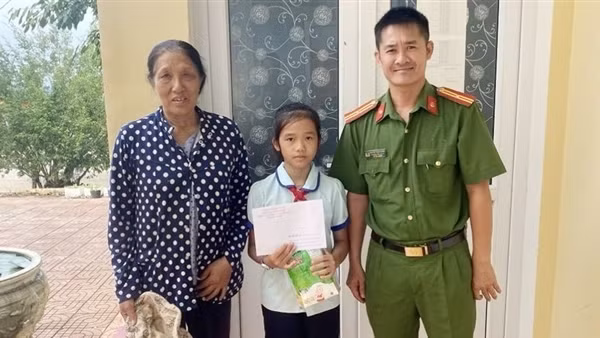 Lan tỏa mô hình "Con nuôi Công an xã" ở Đắk Nông