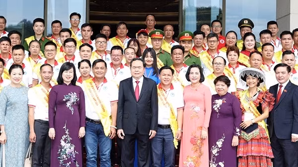 Tôn vinh, lan tỏa những tấm gương hiến máu tiêu biểu trong cộng đồng