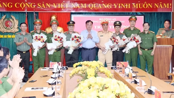 Khen thưởng 6 đơn vị thuộc Công an Đồng Nai phá chuyên án ma túy, thu giữ 7 bánh herôin