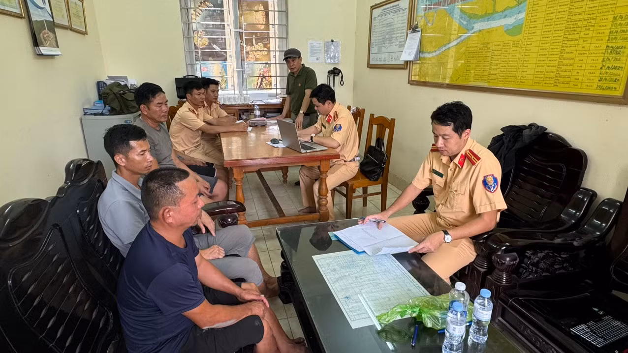 Từ vụ bắt giữ 4 đối tượng đánh bạc làm rõ việc khai thác cát trên sông sông Bạch Đằng -0