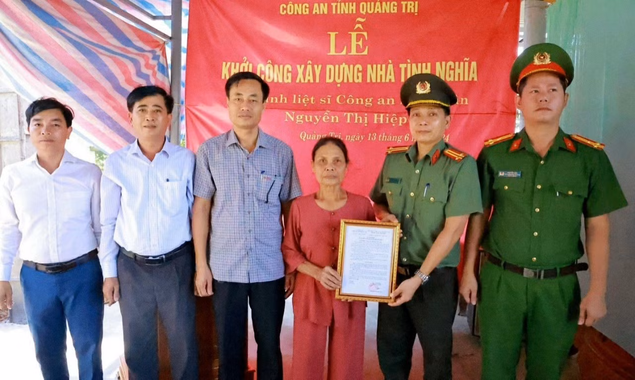 Khởi công xây nhà tình nghĩa cho thân nhân liệt sĩ Công an ở Quảng Trị