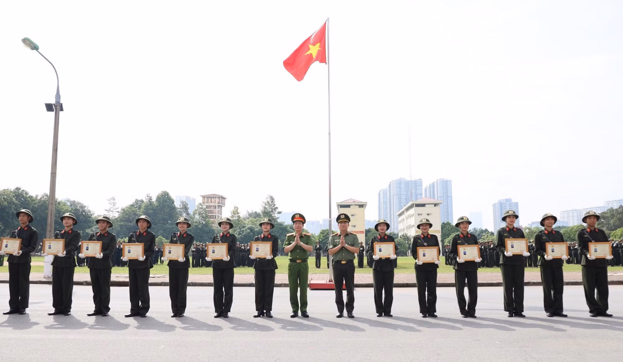 Hơn 320 học viên đào tạo văn bằng 2 các học viện, trường CAND hoàn thành huấn luyện đầu khoá -1