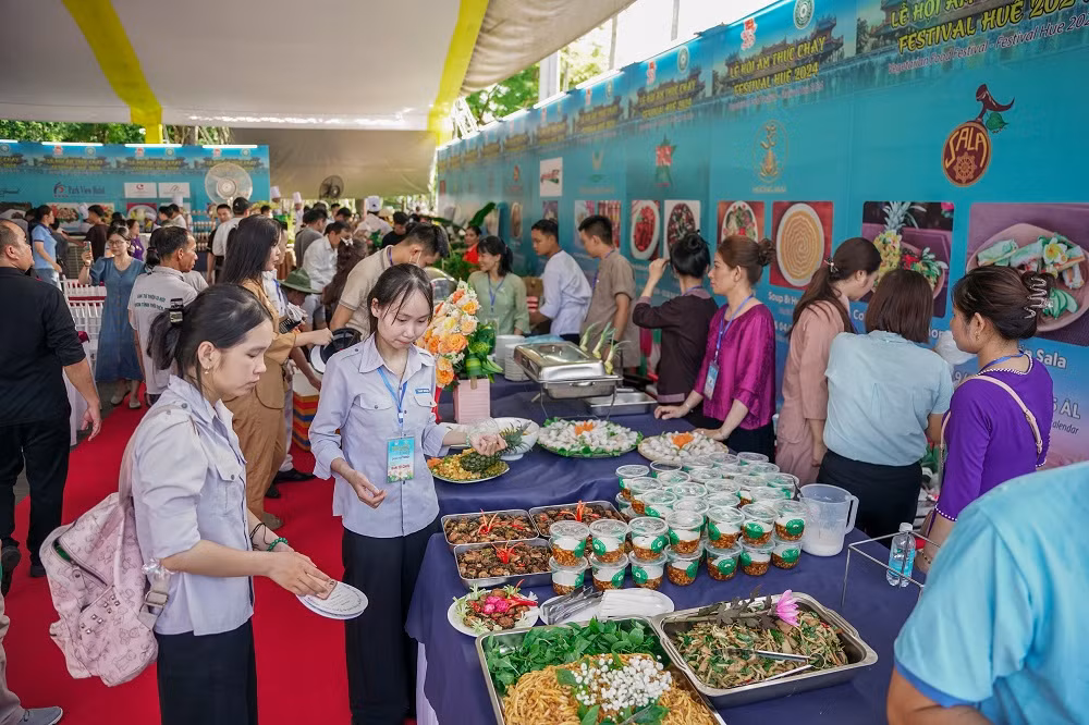 Nhiều lễ hội của Phật giáo - điểm nhấn tại Tuần lễ Festival nghệ thuật quốc tế Huế 2024 -0